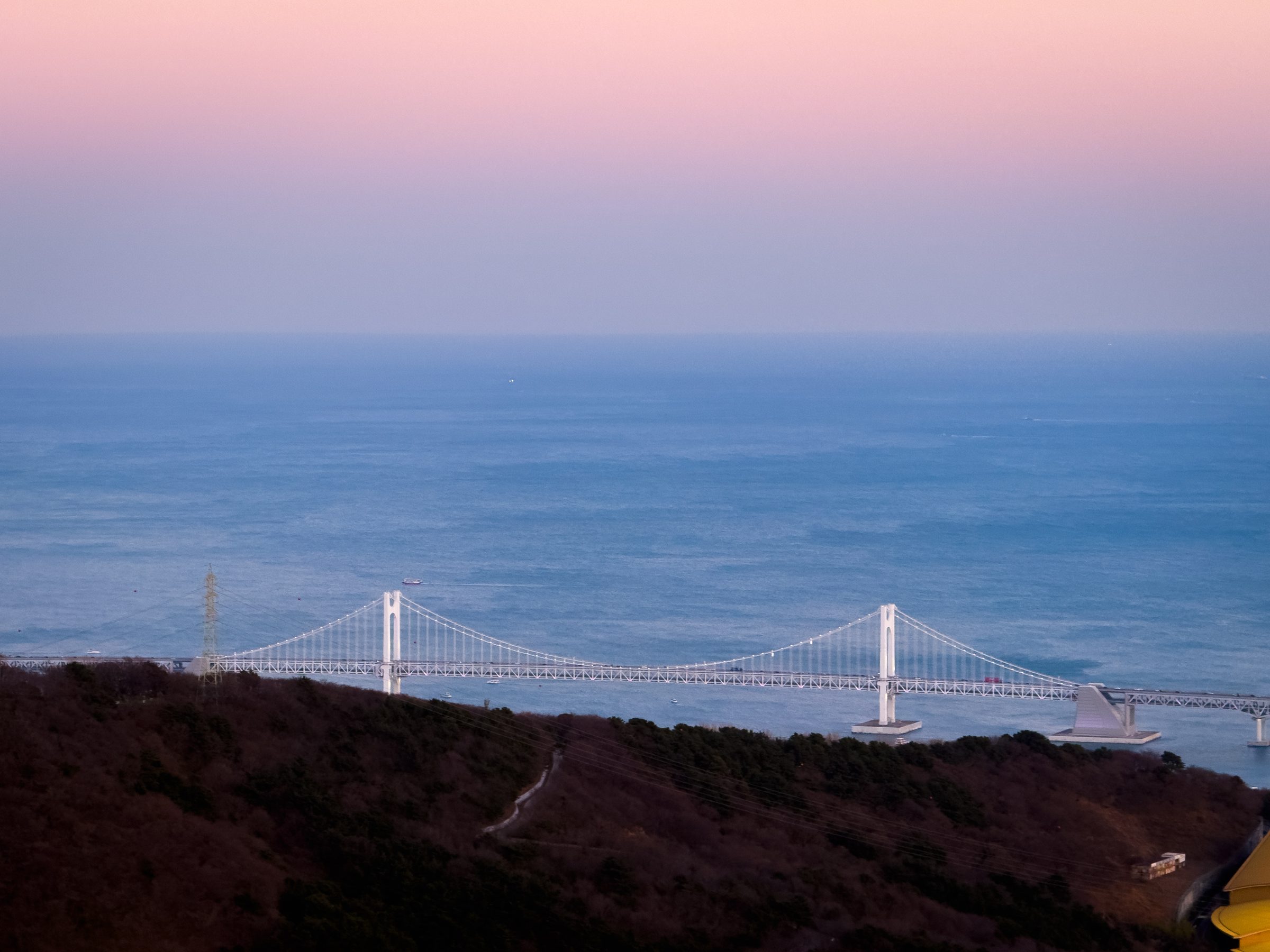 부산 광안대교의 노을
